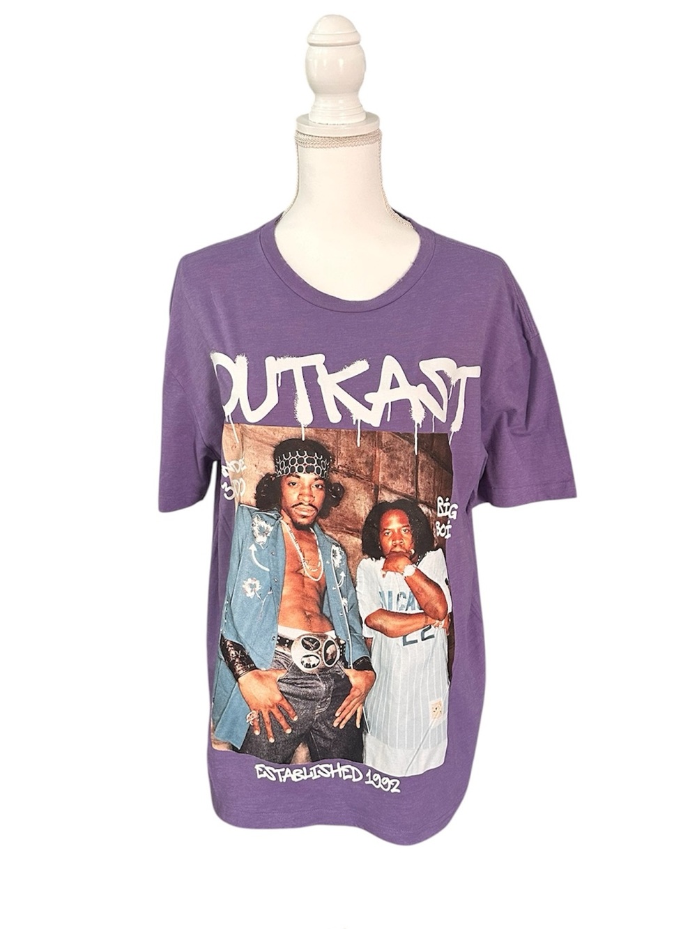 NWOT Men’s Boxy Fit OutKast T-shirt w/ Distressed Crew neck, Purple, Small